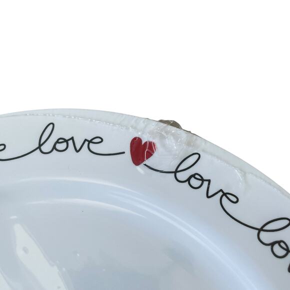 Cupcakes & Cashmere Red Hearts Love Border Disposable 10.25" Dinner Plates 12pc - Picture 5 of 10